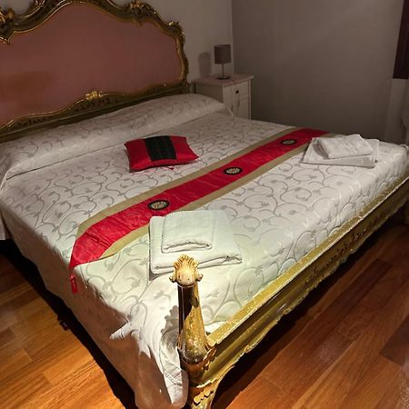 1 Ca'Del Traghetto Family Apartment Venezia Eksteriør bilde