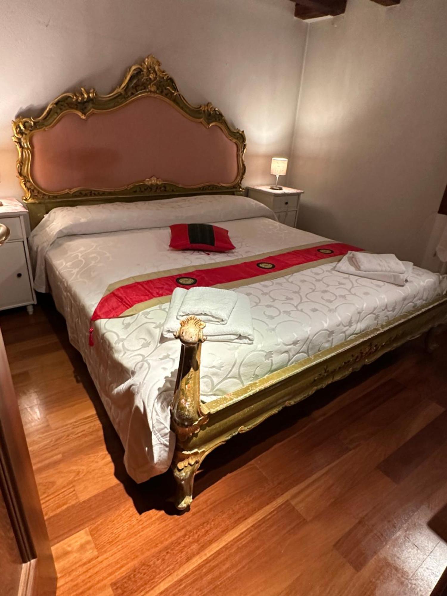 1 Ca'Del Traghetto Family Apartment Venezia Eksteriør bilde