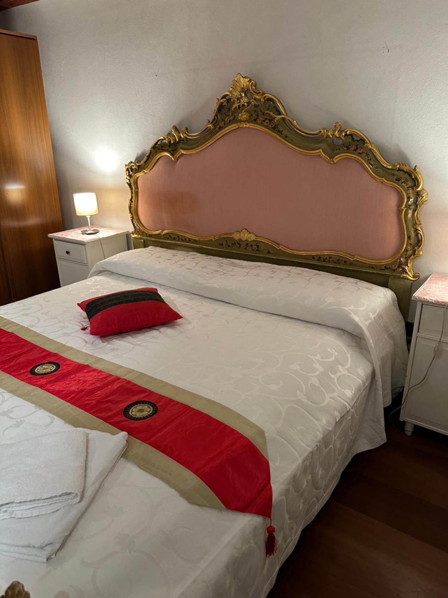 1 Ca'Del Traghetto Family Apartment Venezia Eksteriør bilde