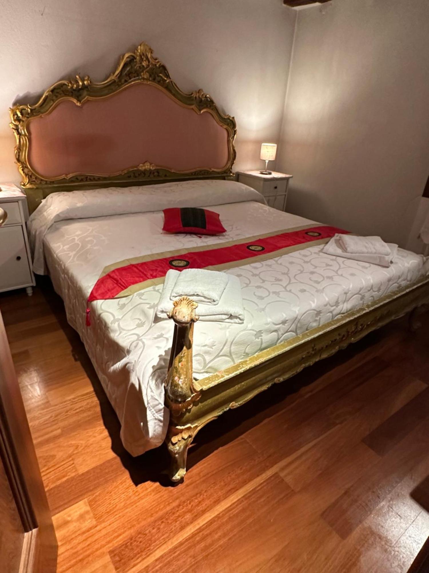 1 Ca'Del Traghetto Family Apartment Venezia Eksteriør bilde